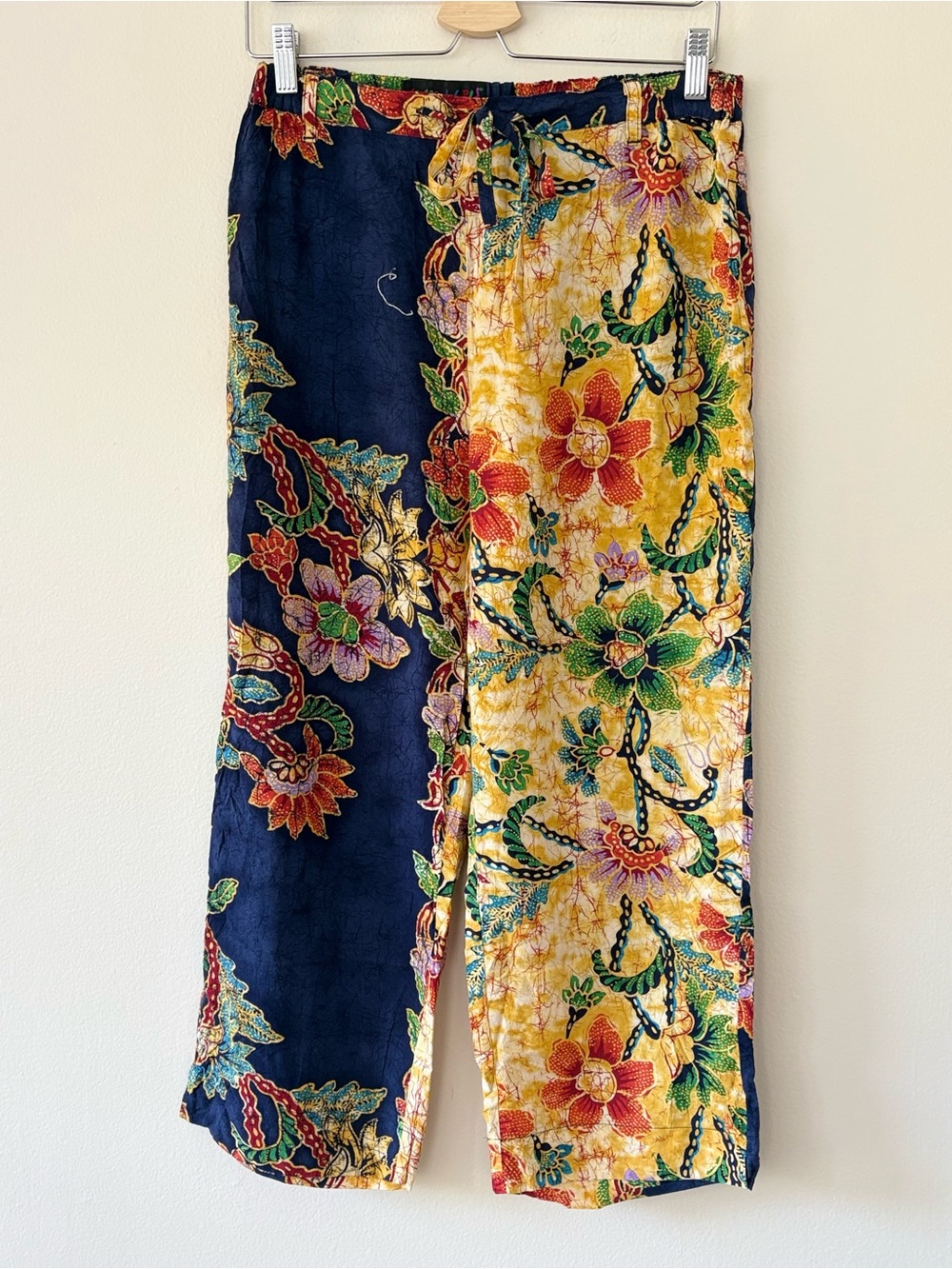 Jams World Vintage Floral Cropped Pants Medium Hawaiian Art Print